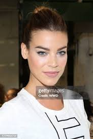 435 Eva Shaw Photos & High Res Pictures