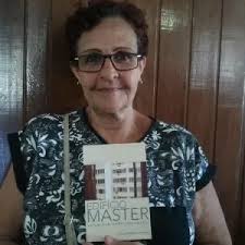 Estado da mulher de Eduardo Coutinho evolui para "estável", diz hospital