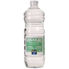 Blanchir le linge avec le percarbonate de soude. Des Petits Trucs Pour Economiser Le Vinaigre Blanc Blanchir Linge Vinaigre Blanc Vinaigre Blanc Nettoyage