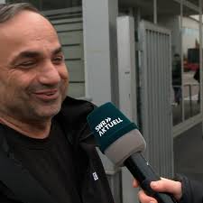 Umfrage vor dem Audi-Werkstor zum Tarifabschluss