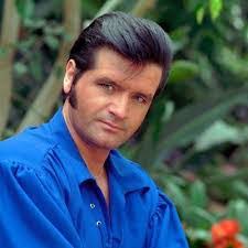 Rory Allen's Instagram, Twitter & Facebook