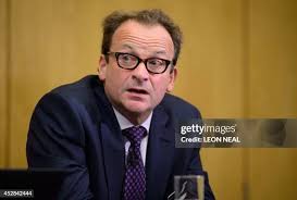 Rodney Hodges of Veteran Petroleum Ltd replies to a question during a...  News Photo