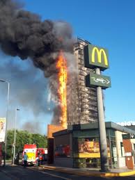 Attimi di panico e continue esplosioni. Otcz1oclqag1ym