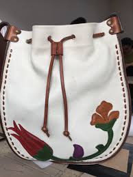 Imagen De Arzu Caliskan En Elisi Bolsos De Cuero Hechos A Mano Bolso De Mano De Cuero Bolsos De Cuero Hombre
