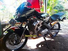Namun untuk dapur pacunya telah dirombak dikit dan ada beberapa yang pakai punya rx king. Modifikasi Motor Kawasaki Ninja R Rr Warna Hitam Kawasaki Ninja Ninja Motorcycle