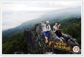 เริ่มเข้าหน้าหนาวแล้ว กิจกรรมสุดฮิตก็คือ กางเต็นท์นอนบนยอดดอย ทริปนี้พวกเราจึงเก็บข้าวของเพื่อมานอนดูดาวที่ ดอยเสมอดาว ณ อุทยานแห่งชาติ. à¸œà¸²à¸« à¸§à¸ª à¸‡à¸« à¸— à¸­à¸‡à¹€à¸— à¸¢à¸§à¹€à¸¡ à¸­à¸‡à¸™ à¸²à¸™