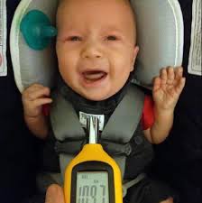 How to achieve the rated power output of a car audio amplifier?