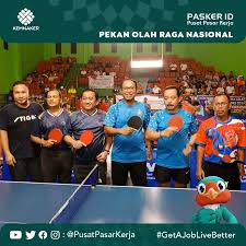Kepala pusat pasar kerja @muchamadysf, ikut andil dalam perlombaan Pekan  Olah Raga Nasional XVI yang di selenggarakan di kota Semarang dalam cabang  tenis meja. Semangat! Dan semoga menang ya Chief Pasker ID