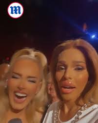 Fan startles Adele with face filter during Vegas concert