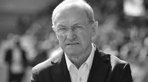 Laura Habeck's Instagram, Twitter & Facebook