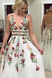 A Line Deep V Neck Backless White Prom Dress With Appliques Floral Prom Dresses Prom Dresses Lace Prom Dresses