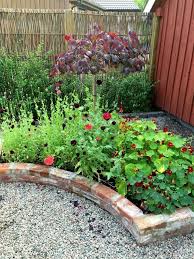 Rabatt Gestalten Rabatt Grus Sten I Rabatt Vallmo 8970 In 2020 Small Garden Fence Garden Fencing Garden Fence