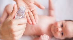 Artinya, baby oil akan tetap menempel di kulit hingga terangkat lewat cleansing. Chxvuxzup0ctjm