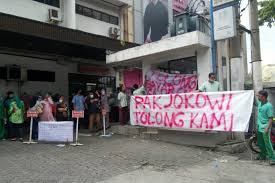 Pekan depan, kedua rumah sakit itu tidak lagi. Nakes Rsu Permata Bunda Medan Demo Karena Gaji Tak Dibayar Antara News