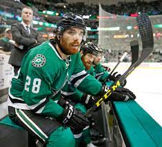 Stephen johns speelt momenteel in een team dallas stars. Stars Defenseman Stephen Johns Diagnosed With Post Traumatic Headaches