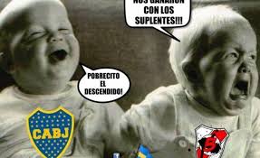 Obviamente, los usuarios de las redes sociales no dejaron pasar ese momento y le dieron forma a los memes con esa escena. Los Divertidos Memes Del Superclasico El Destape