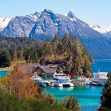 If you want to visit bariloche and learn spanish visit us. La Ciudad Argentina De Bariloche De Viaje Por Argentina Bariloche Argentina Argentina Turismo Argentina Paisajes