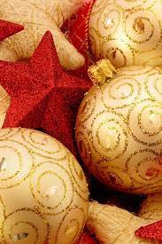 Red And Gold Christmas Ornaments Red Gold Christmas Wallpaper Iphone Christmas Christmas Wallpaper