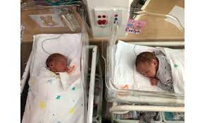 By 32 weeks, they weigh about 3.3 pounds/1.5 kilograms each and look more like. Twins Born At 32 Weeks 2 Days Placental Abruption Twinfo