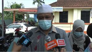 Bukan cuma sepak bola, adidas sebagai brand apparel kelas dunia pastinya juga memiliki produk andalan mereka untuk olahraga badminton atau bulutangkis. Isteri Pemain Jdt Selamat Jalani Pembedahan Alhijrah Online