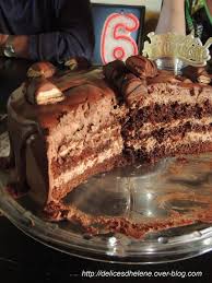 Layer Cake Nutella Et Kinder Bueno Les Delices D Helene Gateau Kinder Bueno Gateau Au Nutella Gateaux Et Desserts