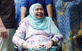 Lebih dari 30 orang tewas setelah. Polis Serbu Rumah Ibu Najib Free Malaysia Today Fmt