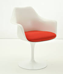 Iconic swivel chair in fiberglass, with internal shell and seat cushion upholstered in fabric. Eero Saarinen Tulip Chair With Armrests Fiberglass Buy Online Fron Classicfactory24