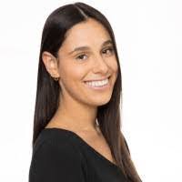 Julia Moniz's Instagram, Twitter & Facebook