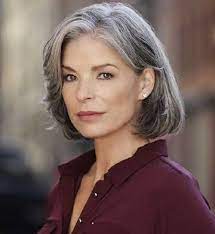 Elegante Bob Frisuren Fur Altere Damen Grey Hair Color Beautiful Gray Hair Hair Styles