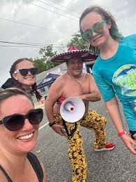 completing a 10 mile spring running event in hot and humid conditions