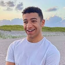 Collin Chase's Instagram, Twitter & Facebook