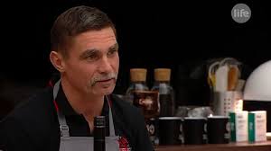 Most kiderül, hogy milyen az, amikor barátai, ismerősei ugranak fel hozzá egy kis kötetlen együttlétre. Ambrus Attila 50 Ev Utan Mar Bekulne Nlc Hu