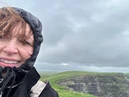 Who doesn't love the cliffs of Moher? ⛰️😅 *standing