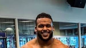 In the meantime he works out in the dungeon with his. Aaron Donald Looks Absolutely Jacked In Latest Workout Photo