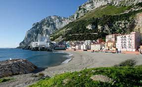 Within a land area of only 2.6 square miles (6.7 km2), gibraltar has around 34 miles (55 km) of tunnels, nearly twice the length of its entire road network. Gibraltar Tipps Der Reise Guide Fur Das Britische Uberseegebiet