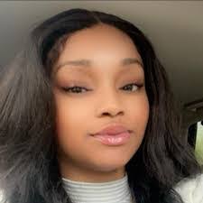 Keshia Holmes's Instagram, Twitter & Facebook