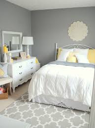 Brilliant Lovely 9 Diy Sunflower Bedroom Decoration Ideas Https Decoor Net Lovely 25 Diy Sunflower Bedroo Bedroom Decor Farm House Living Room Bedroom Design