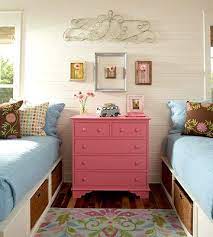 Make The Most Of Shared Kid S Rooms With These Smart Ideas Space Kids Room Shared Girls Bedroom Girl Room