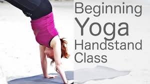 Free Beginning Yoga Handstand Class Yoga With Lesley Fightmaster 35 Minute Class Beginning Yoga Yoga Handstand Yoga Training
