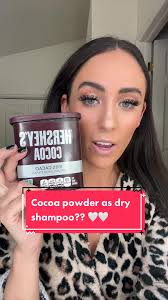 Cornstarch and Cocoa Powder Dry Shampoo