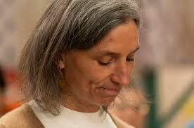 Congresswoman Maxine Dexter tours Oregon Food Bank