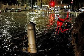 Il centro funzionale regionale rende noto che il dipartimento della protezione civile ha emesso oggi un avviso di condizioni meteorologiche avverse con indicazione che dalla tarda. Maltempo Roma E Lazio Piogge Anche Mercoledi 9 Dicembre Disagi Soprattutto Nella Capitale