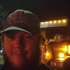 Wannabe truckers wear beach sandals with their raw white chicken legs while  floating gears. 🩴🚛