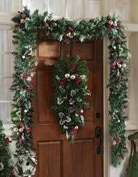 Weihnachtliche Deko Ideen Haustur Grune Girlande Weihnachtsgirlande Turdekoration Weihnachten Weihnachten Haus Dekoration