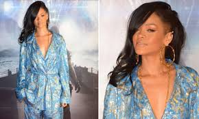 Keep your blonde game up with the mix tones of blonde and black ready for this hairstyle. Rihanna S New Shaved And Back To Black Hair What Do You Think The Kit