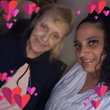 DEEP!DEEP! Dish Pizza + Italian Cheese Bread = #TuesdayNightDelight 😋