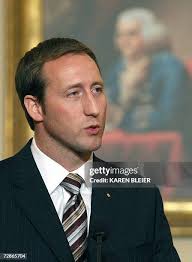 12 Photos & High Res Pictures