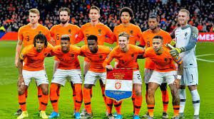 Het veldvoetbal bij de mannen is het populairst in nederland, maar sinds 2007 is er ook een eredivisie voor vrouwen. Nederlands Elftal Begint Ek Op 14 Juni In Amsterdam Tegen Oekraine Nu Het Laatste Nieuws Het Eerst Op Nu Nl