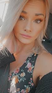 Natalie Hitt's Instagram, Twitter & Facebook