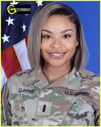 Female Soldier Photo Is Going Viral 😍"